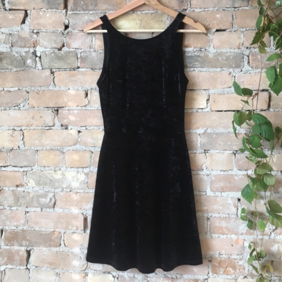 Little Black Velvet Dress - Picture 1 of 5